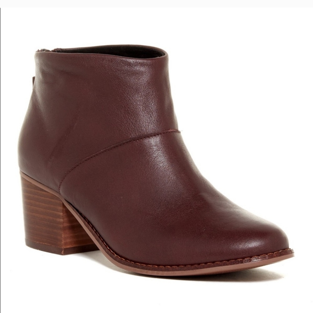 TOMS Leila Bootie (Oxblood Full Grain Leather) Zip Bootie, EUC